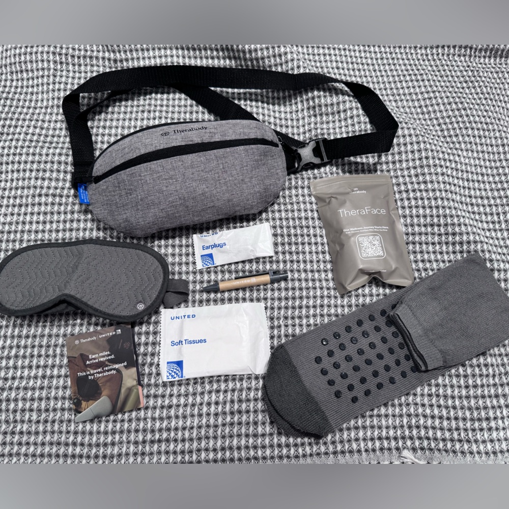 United Polaris Therabody Amenity Travel Kit - Gray